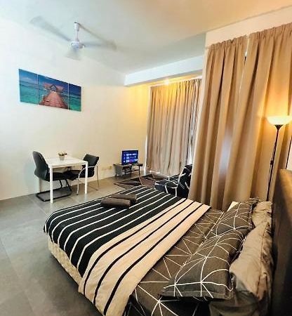 Furr Empire Damansara Studio Free Netflix Wifi Петалинг Джая Екстериор снимка